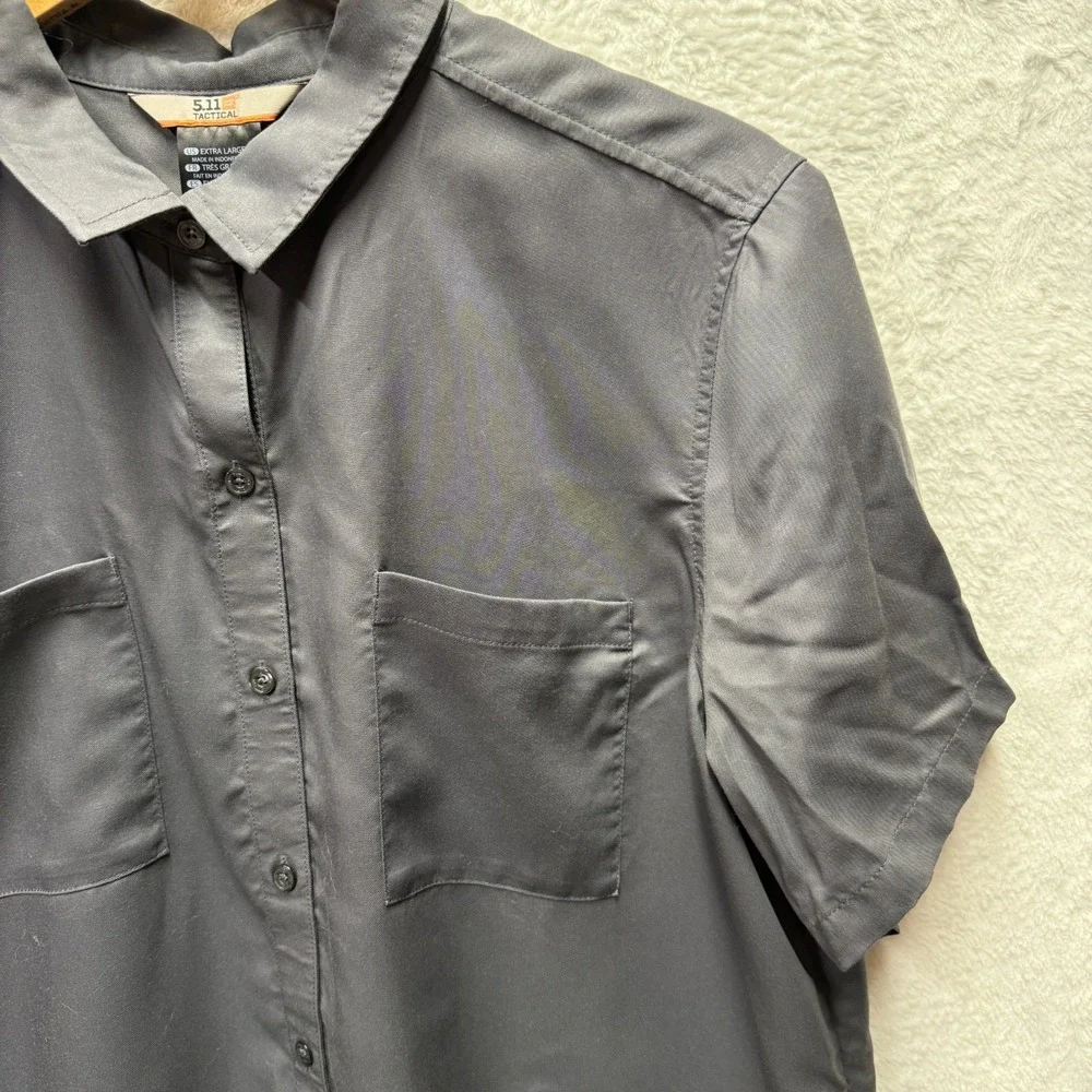 5.11 Tactical Short Sleeve Shirt Celia Mens XL Gray Tail Hem Pleated Button Up